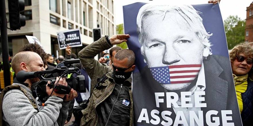 FBI muhbiri 'ABD'nin Assange iddianamesindeki suçlamaları ben uydurdum' dedi, Snowden 'Dava kapanmıştır' tepkisini verdi