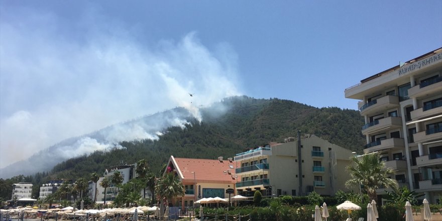 Marmaris'teki orman yangınını söndürme çalışmaları sırasında bir orman işçisi hayatını kaybetti