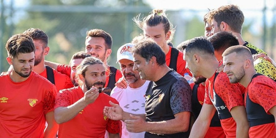 Göztepe sezon hazırlıklarına başladı! Ünal Hoca'ya doğum günü sürprizi