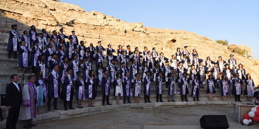 Muğla'da tıp fakültesi mezunları, diplomalarını "modern tıbbın kurulduğu" Knidos Antik Kenti'nde aldı