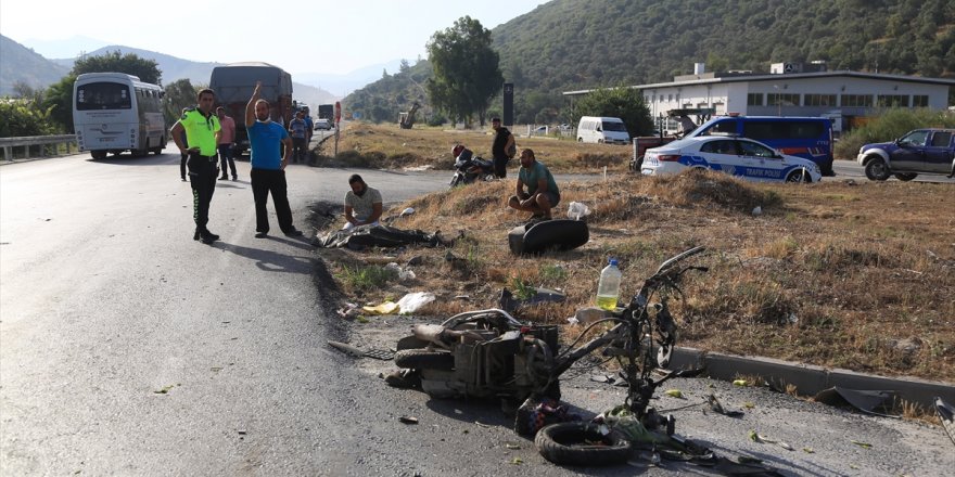 Muğla'da kamyonla çarpışan motosikletin sürücüsü öldü