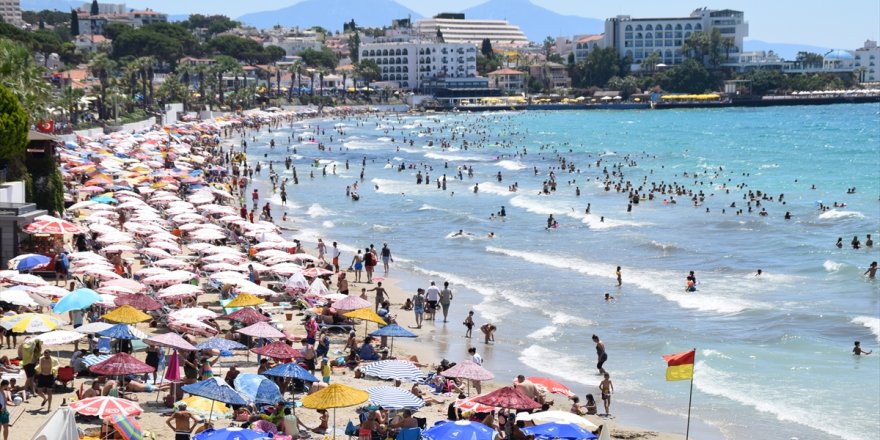 Normalleşme sürecinin ilk pazar gününde sahillerde yoğunluk yaşandı