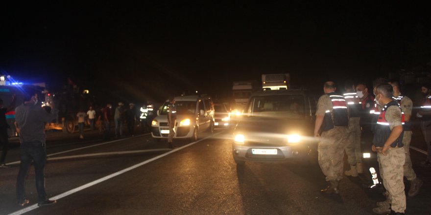 Adıyaman’da kapalı olan yol 12 saat sonra açıldı