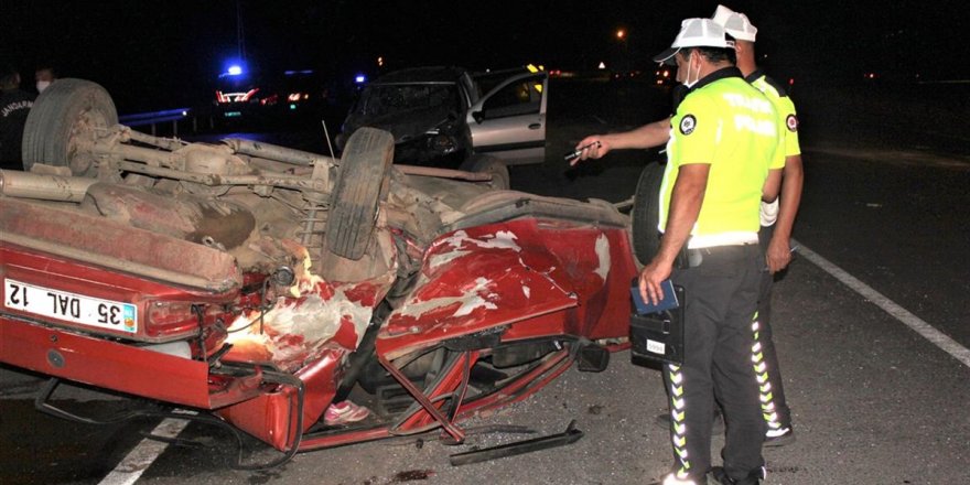 İzmir'de trafik kazası: 11 yaralı