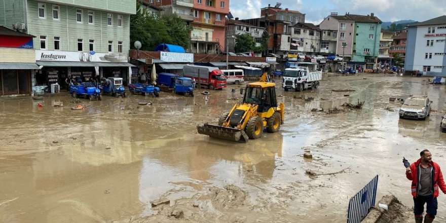 Sel bölgesinde çalışmalar sürüyor