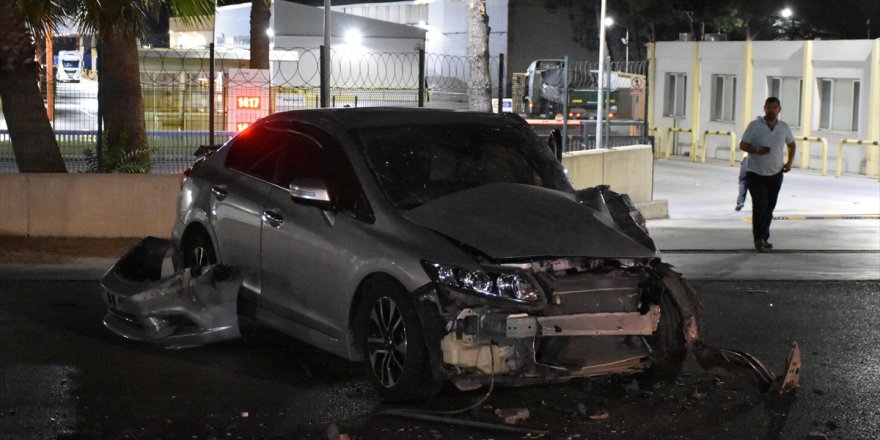 İzmir’de meydana gelen trafik kazasında 2 kişi yaralandı