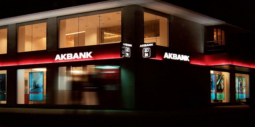 Yazılım güncellemesiyle başladı, 'domino etkisi' yarattı: Akbank'taki 43 saatlik kesintinin detayları ortaya çıktı