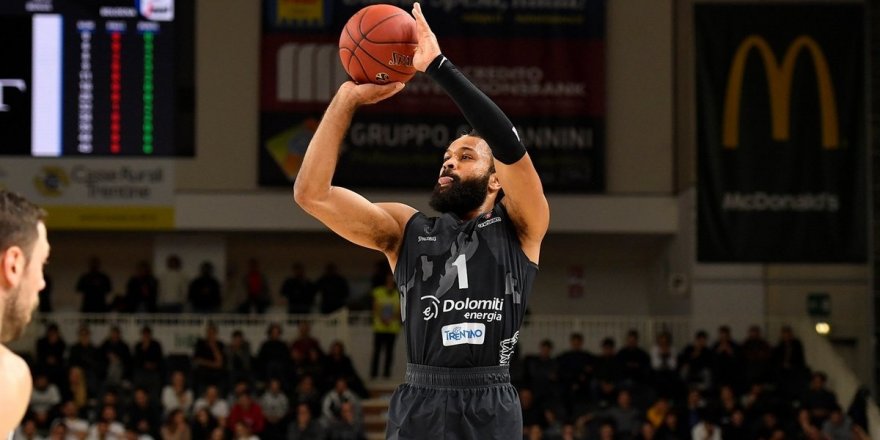 Pınar Karşıyaka, ABD'li basketbolcu James Blackmon'ı transfer etti