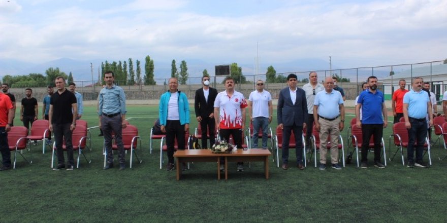 Iğdır’da “Kayısı Cup” tenis turnuvası başladı