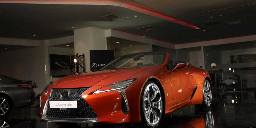 Lexus, üstü açılan otomobili "Lexus LC 500 Convertible"ı Türkiye'de satışa sundu