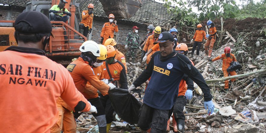 Endonezya'daki heyelanda ölü sayısı 18'e yükseldi