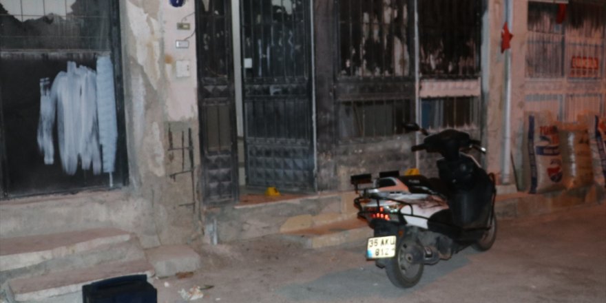 İzmir'deki bıçaklı kavgada 2 kişi ağır yaralandı