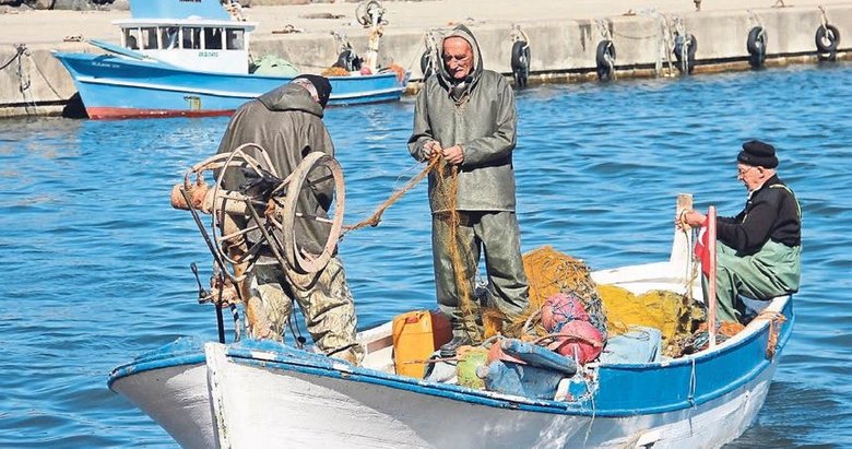 Balıkçı gemilerine 1450 lira destek
