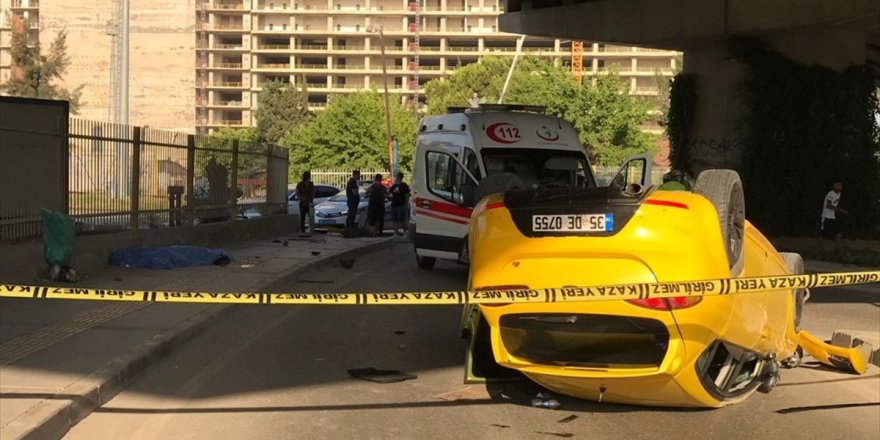 İzmir'de takla atan otomobilin çarptığı kaldırımda yürüyen yaya öldü