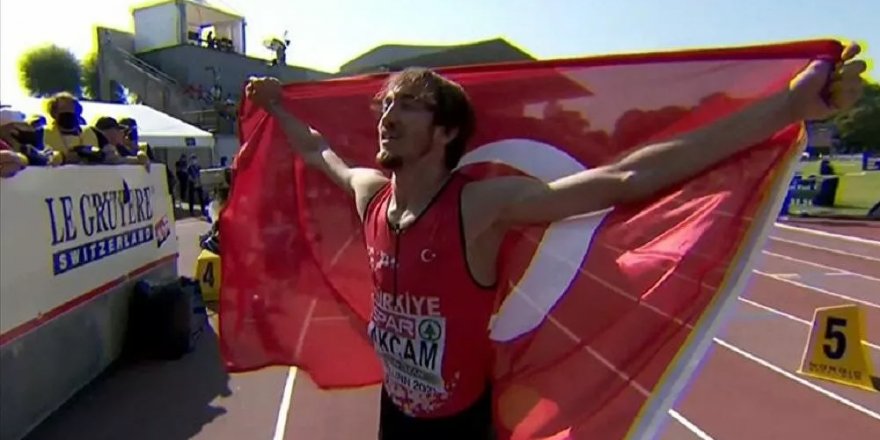 Türk sporcu Berke Akçam 400 metre engellide Avrupa şampiyonu oldu