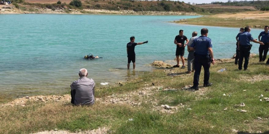 Ailesiyle piknik yaparken göle giren küçük çocuk boğuldu