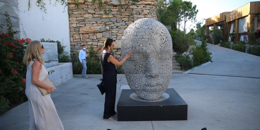 Bodrum'da yerli ve yabancı sanatçıların heykelleri beğeni topladı