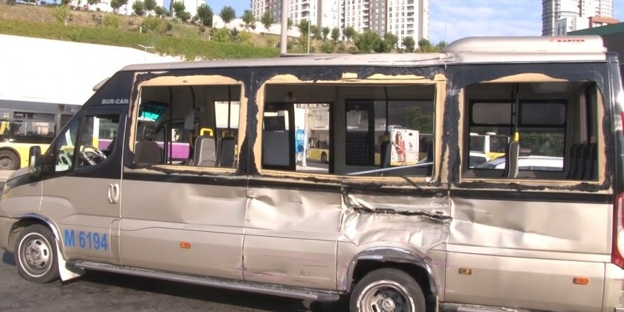 Küçükçekmece’de belediye otobüsü ile dolmuş çarpıştı: 11 yaralı
