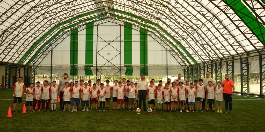 Kütahya'nın Gediz ilçesinde yaz spor okullarına 1000 genç başvurdu
