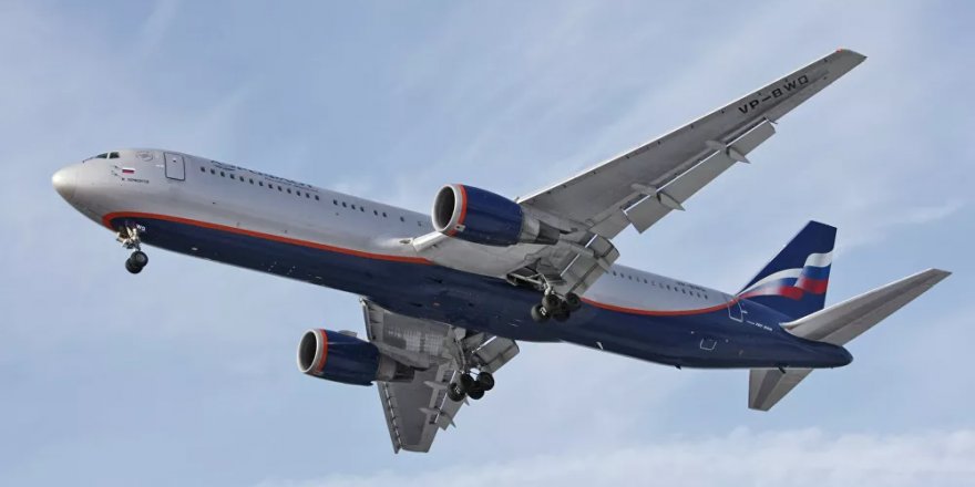 Rusya’da iç hat uçuşu gerçekleştiren bir yolcu uçağı, Simferopol’e acil iniş yaptı