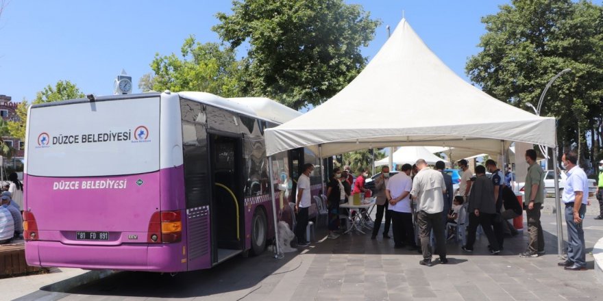 Halk otobüsü mobil aşı aracı oldu