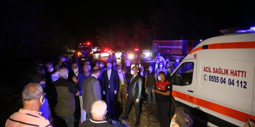AK Parti Genel Başkanvekili Binali Yıldırım, Milas'taki yangın bölgesinde incelemelerde bulundu