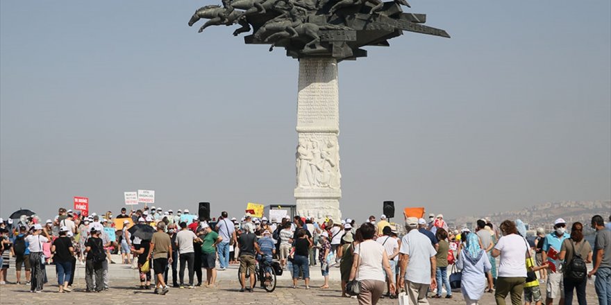 İzmir'de bazı depremzedeler "emsal artışı" talebiyle eylem yaptı