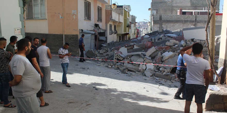 Gaziantep’te yeni yapılan 5 katlı bina çöktü, facianın eşiğinden dönüldü