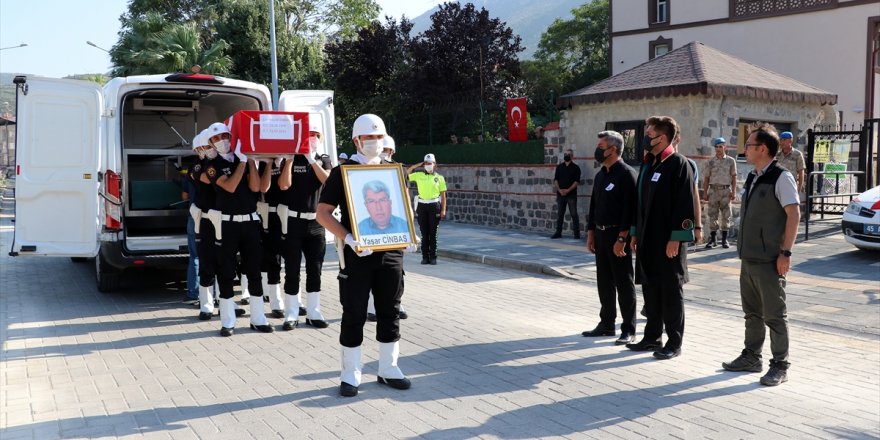 Manavgat'taki orman yangınında yaşamını yitiren Yaşar Cinbaş için Manisa'da tören düzenlendi