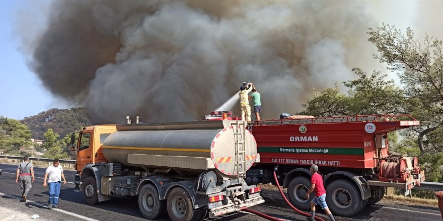 Havaalanına giden otobüs takla attı: 3 ölü, 5 yaralı