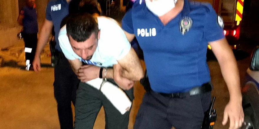 Adana'da eşini ve çocuklarını darp eden bir erkek kapısı kırılarak girilen evde yakalandı