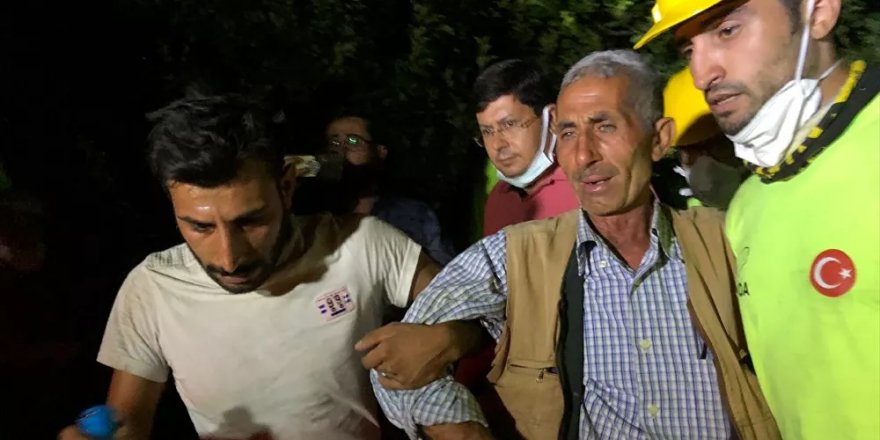 Aydın'daki orman yangınında evinde mahsur kalan kişi kurtarıldı