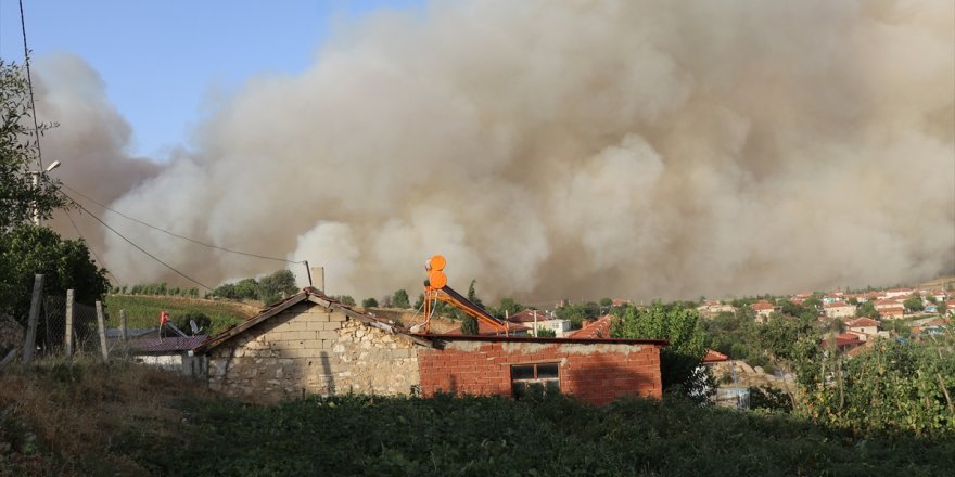 Denizli'de kontrol altına alınan yangın bölgesinde yeniden alevler yükseldi