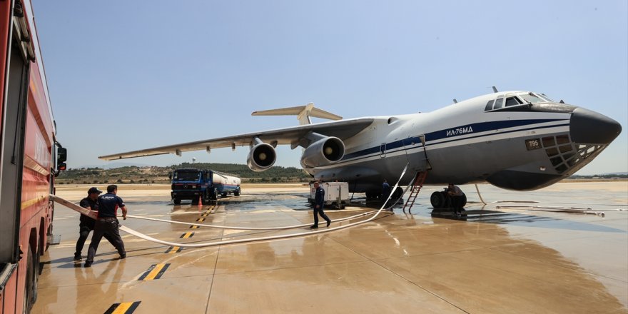 Orman yangınlarını söndürme çalışmalarına destek veren Rus uçakları, ikmali İzmir'de yapıyor