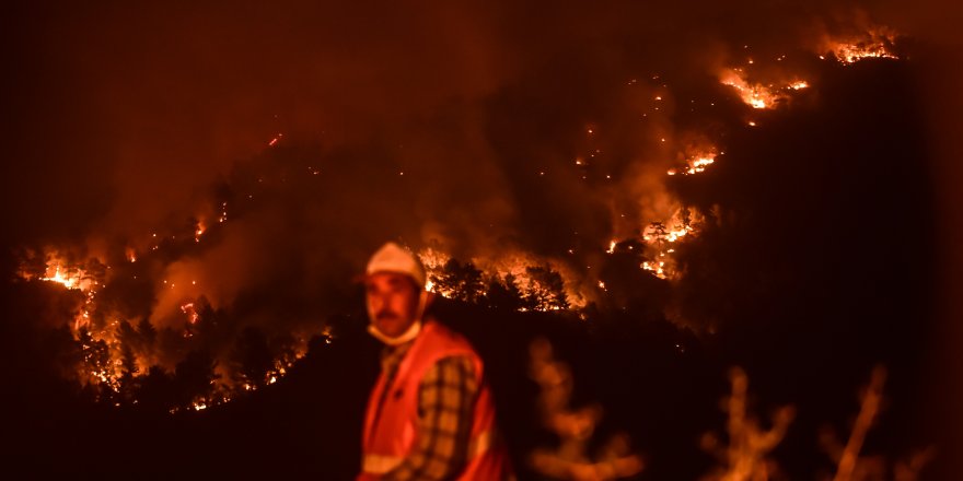 Köyceğiz’de gece saatlerinde alevler yeniden yükseldi