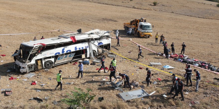 Balıkesir'de katliam gibi kaza! 15 ölü, 17 yaralı