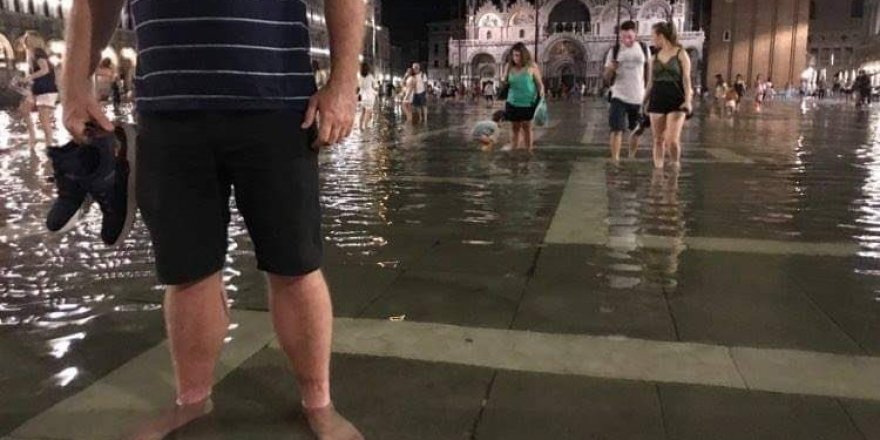 Venedik'in ünlü Piazza San Marco Meydanı’nı su bastı