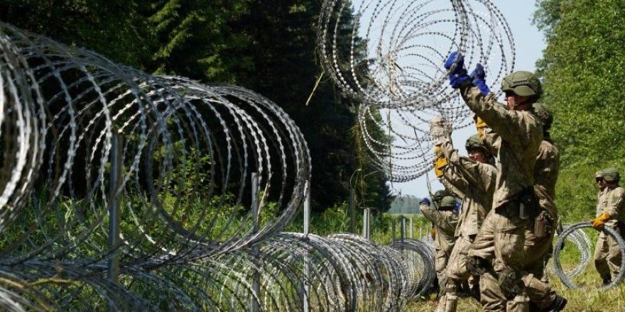 Litvanya’dan düzensiz göçmen akınına karşı Belarus sınırına 500 kilometrelik telden duvar