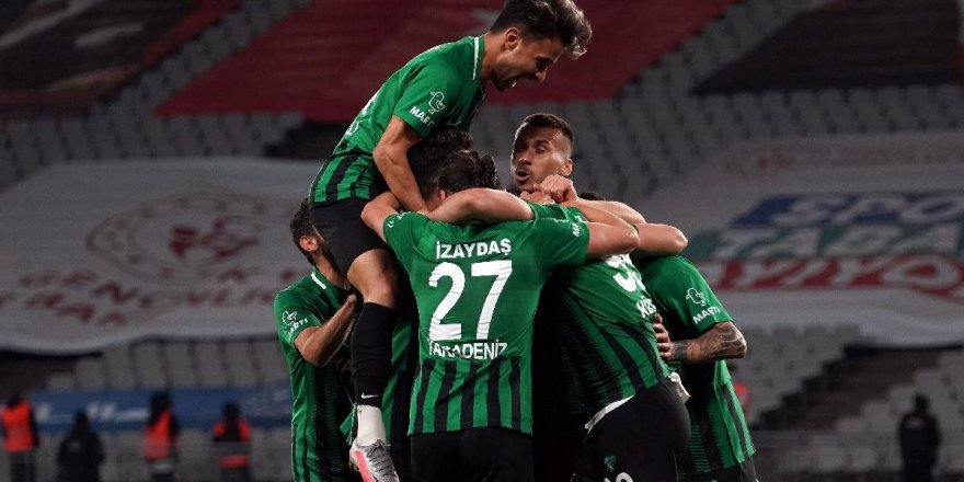 Kocaelispor 11 yıl sonra 1. Lig'de taraftarının huzurunda