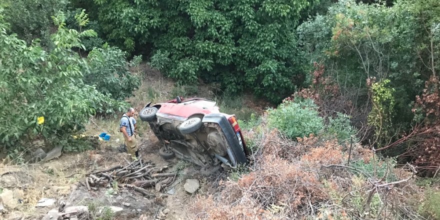 İzmir'de uçuruma yuvarlanan otomobil sürücüsü öldü