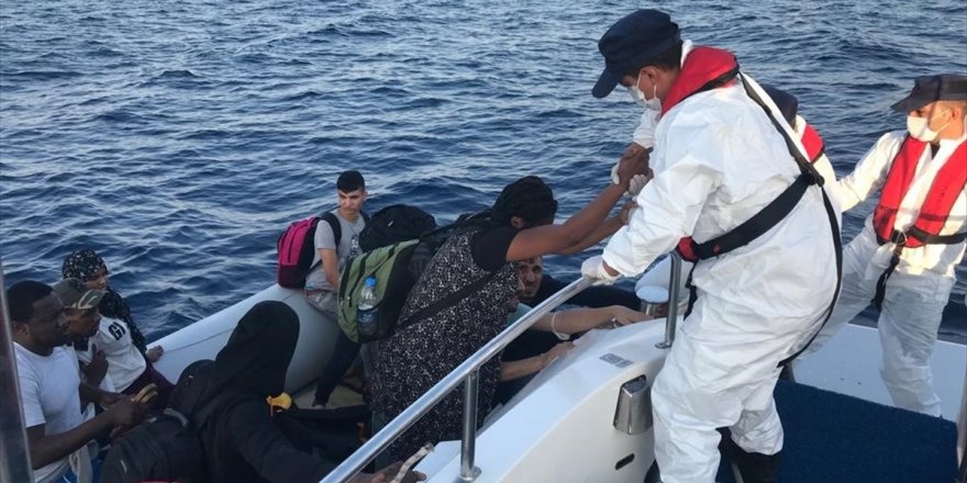 İzmir'de 122 düzensiz göçmen yakalandı