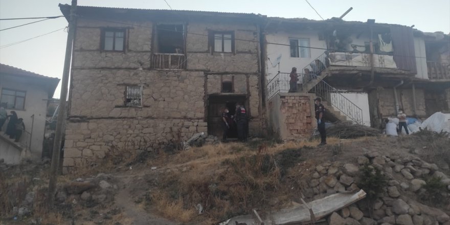 Afyonkarahisar'da eşini ve çocuğunu tabancayla öldüren kişi yaşamına son verdi