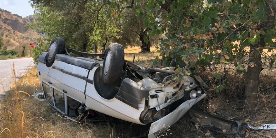 Aydın'da takla atan otomobildeki 2 kişi yaralandı