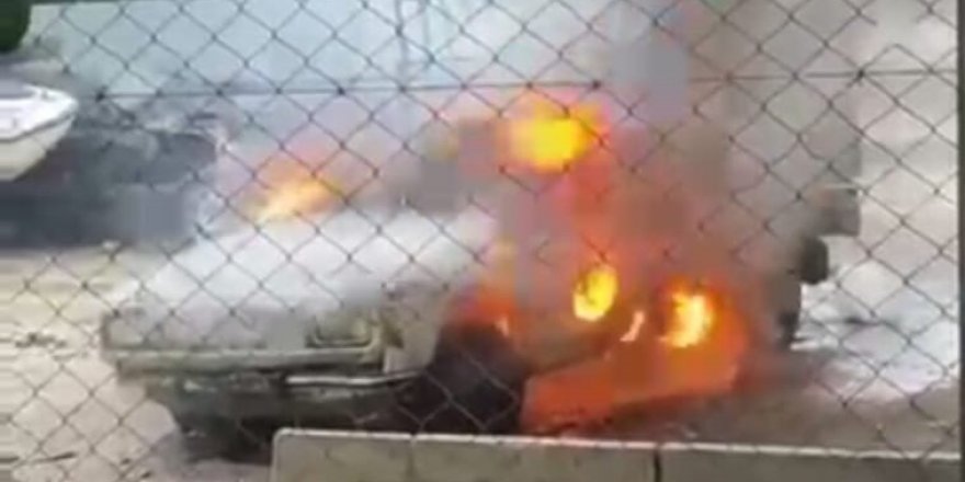 Antalya'da park halindeki kamyonet yandı