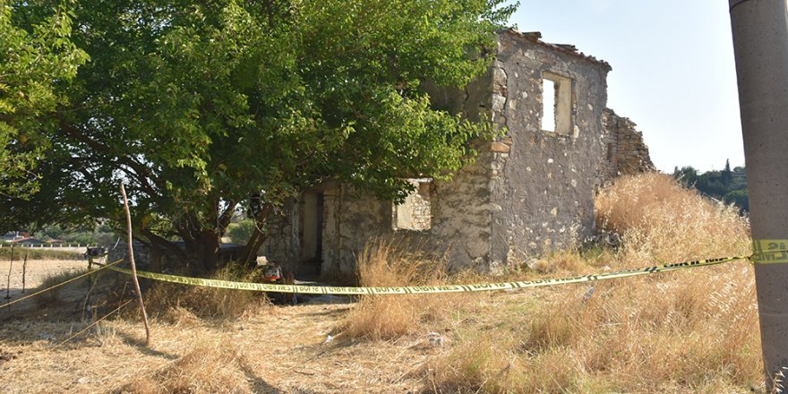 Urla’da baltalı dehşetin cinayet zanlısı her yerde aranıyor