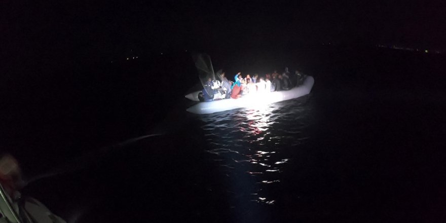 Aydın'da Türk kara sularına itilen 33 sığınmacı kurtarıldı