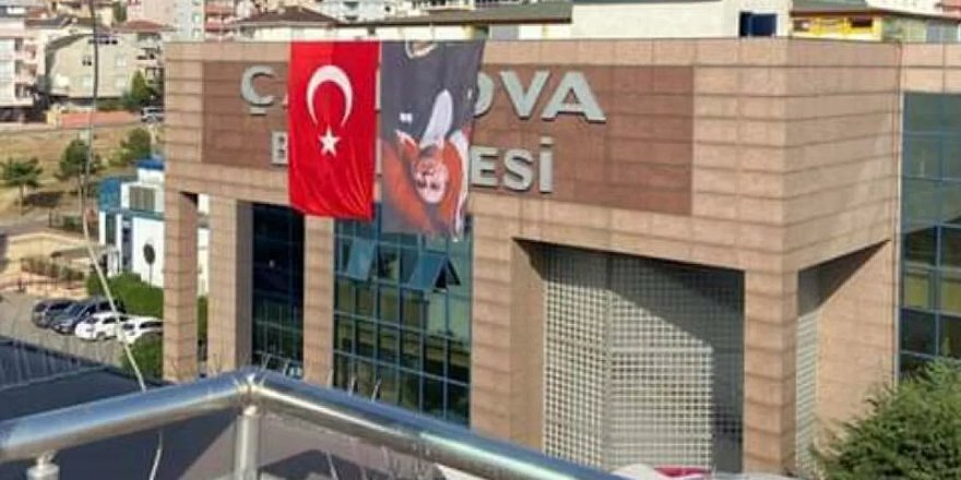 Çayırova Belediyesi'nden ters asılan Atatürk posteriyle ilgili açıklama