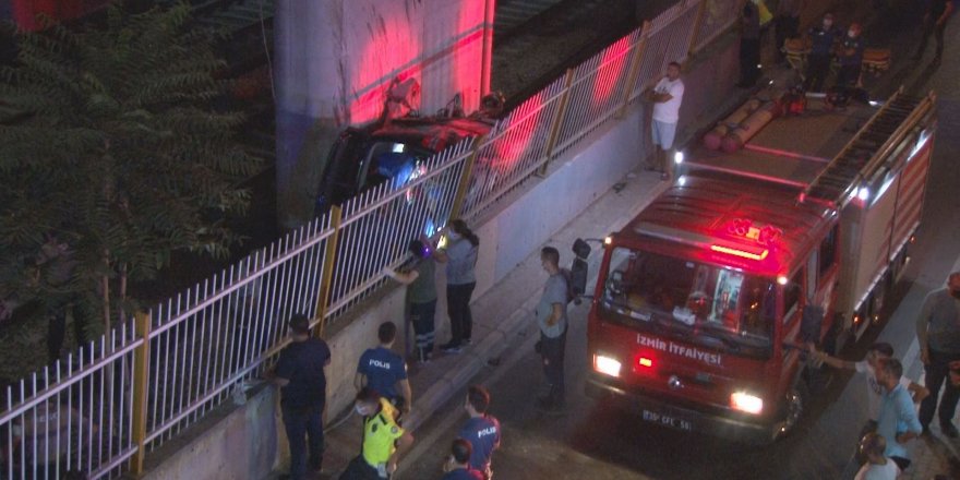 Hafif ticari araç viyadükten tren yoluna uçtu: 1 ölü, 5 yaralı