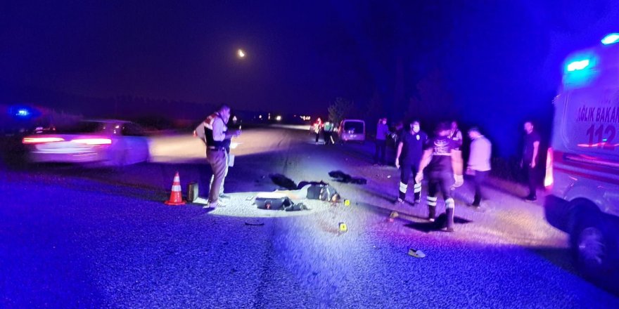 Hafif ticari araç motosiklete çarptı: 1 ölü, 1 yaralı