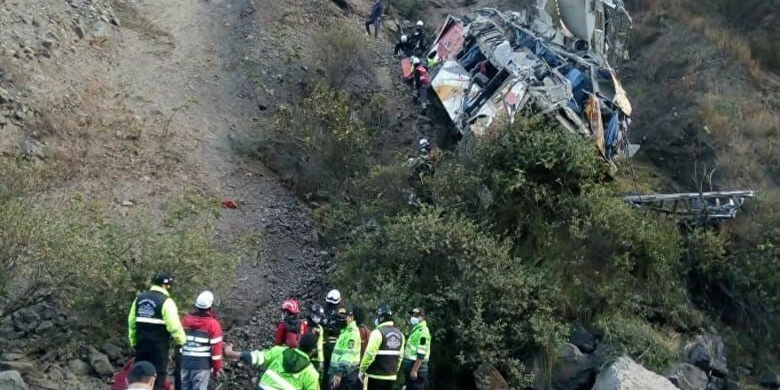 Peru'da şoförün uyuması sonucu otobüs uçuruma yuvarlandı: 29 ölü, 24 yaralı